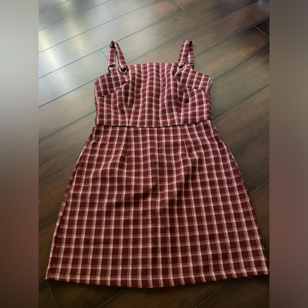 soft checkered print dress. form fitting